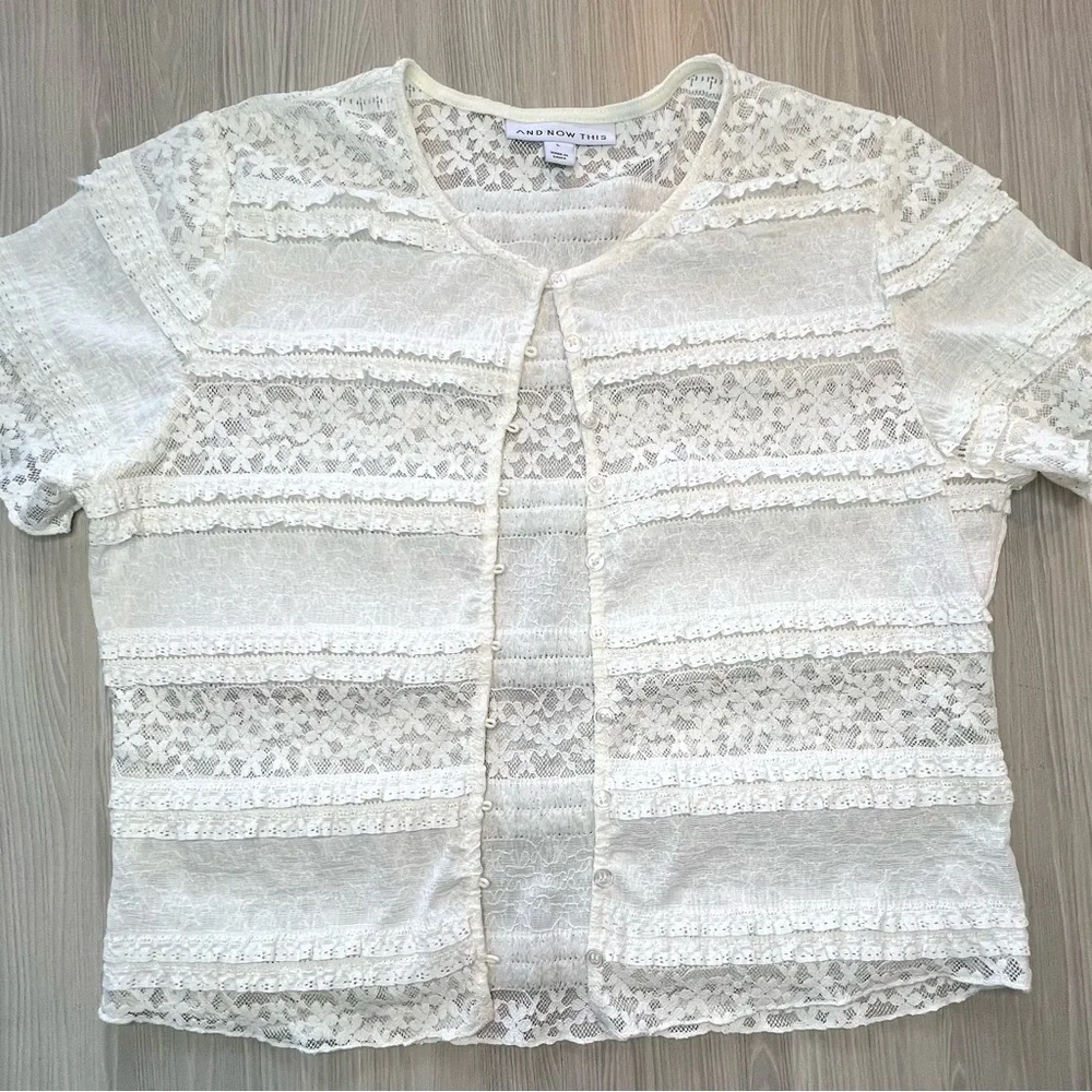 And Now This White Lace Button-Down Shirt Short Sleeve Women's Size L - Picture 2 of 7